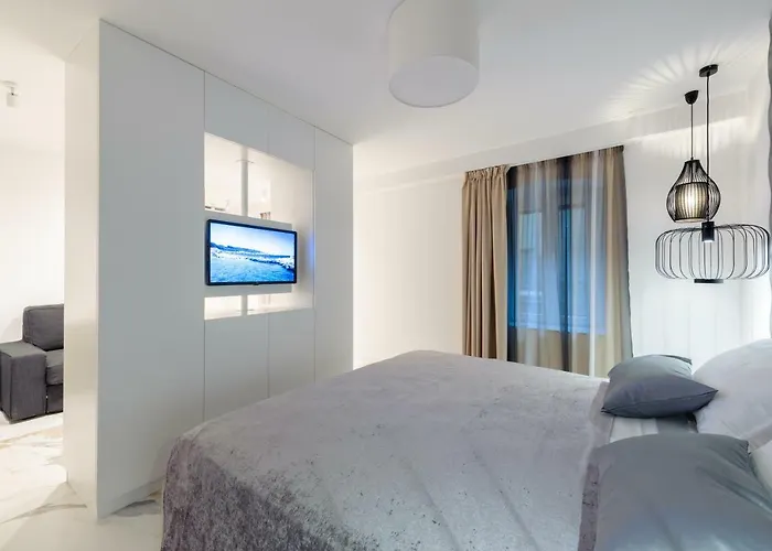 Royal Luxury Πανσιόν Σπλιτ